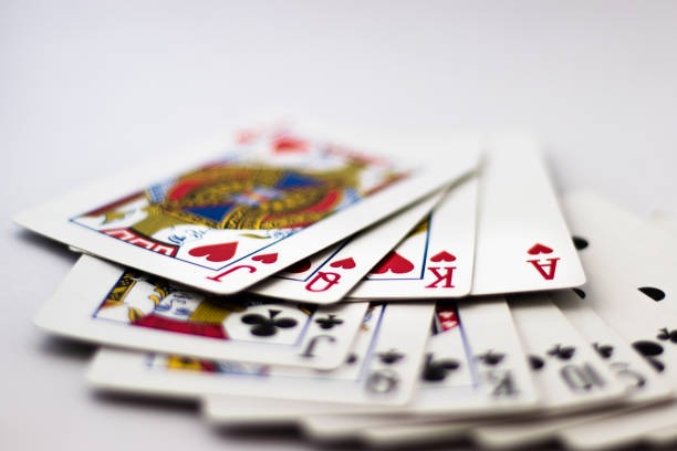 idr77 live dealer table with multiple camera angles