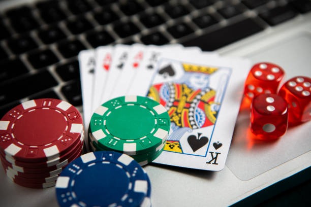 idr77 live dealer table with multi-camera view showing blackjack game in progress